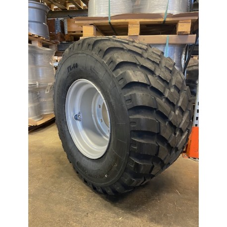 Hjul 500/50R17 FL-60 monterat på 8-håls fälg