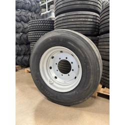 Hjul 445/50R22.5 på 8-håls fälg